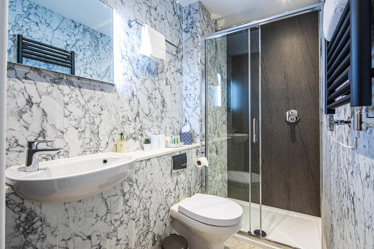 Fountains Guest House - Harrogate Stays エクステリア 写真