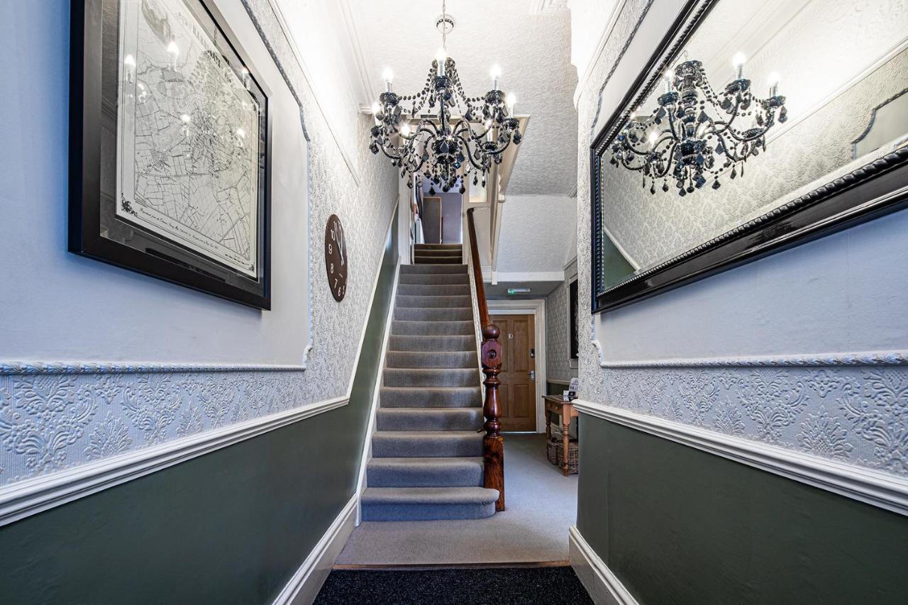 Fountains Guest House - Harrogate Stays エクステリア 写真