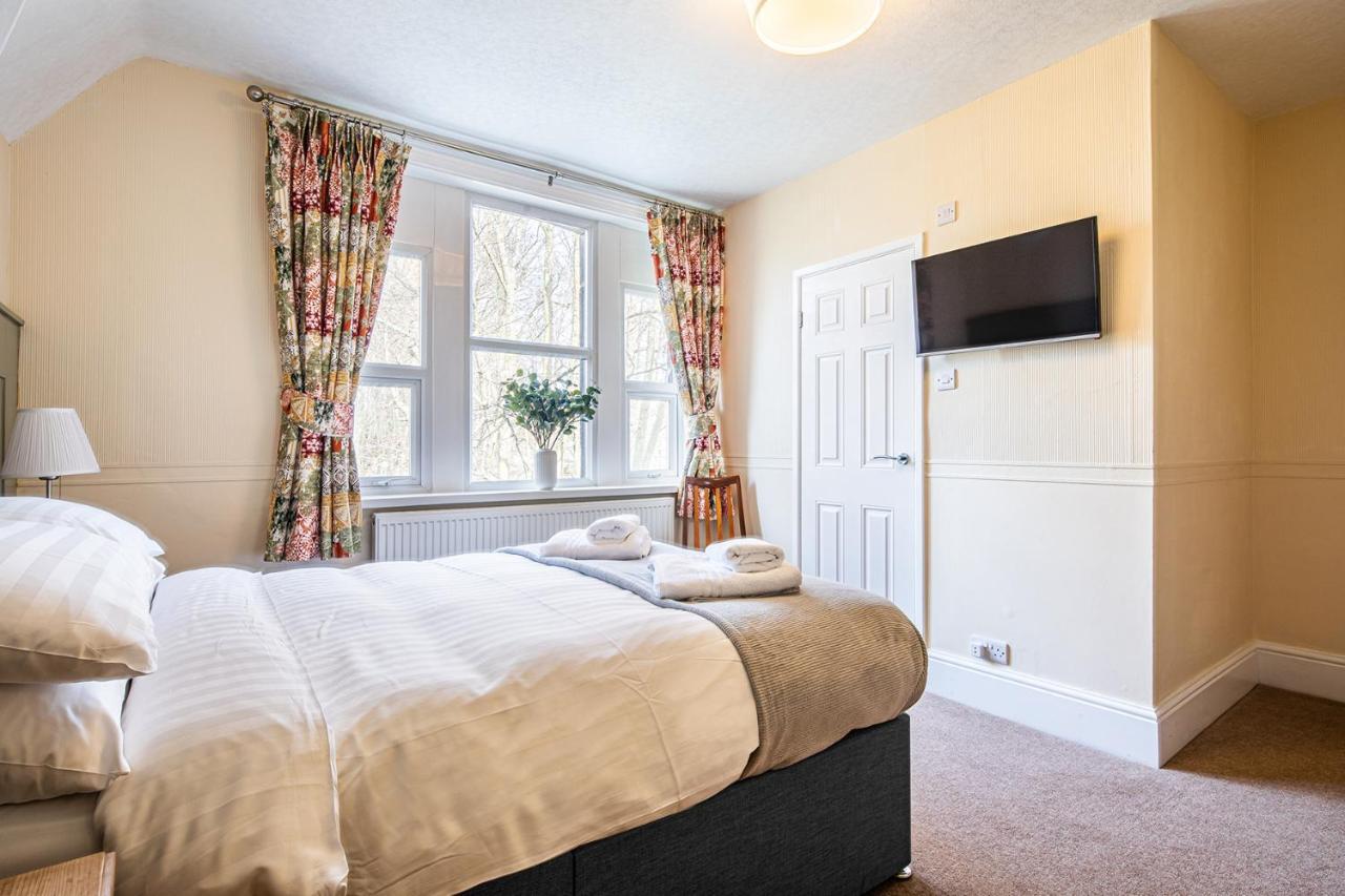Fountains Guest House - Harrogate Stays エクステリア 写真